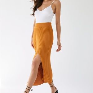 Wilfred Knit Skirt with slit
